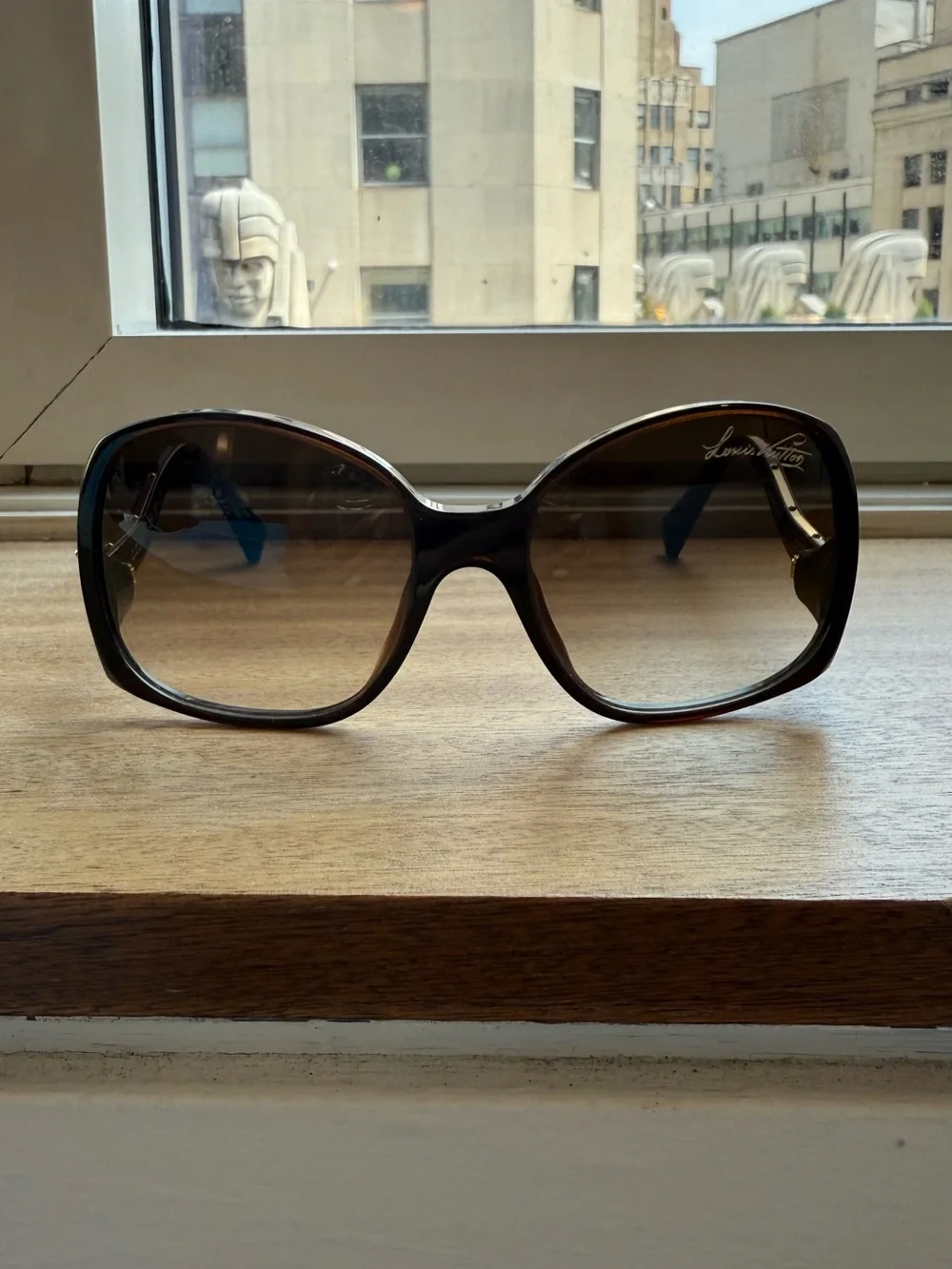Authentic Louis Vuitton Gina Z0502W Oversized Sunglasses – Brown